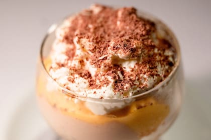 "Nuestro tiramisú es particular, muy distinto a otros, y tiene muchísimos fanáticos. Hay gente que solo viene para comerlo"