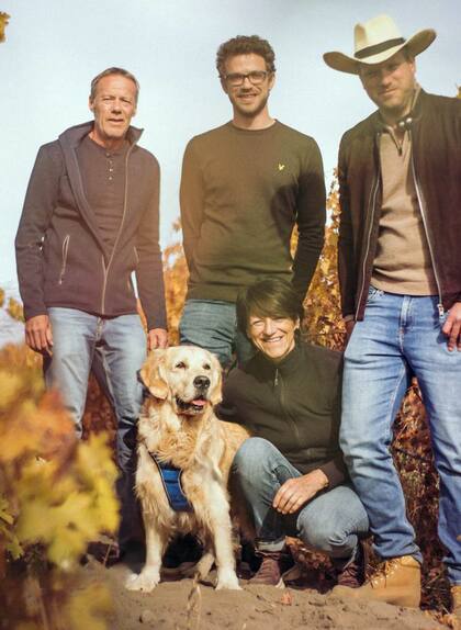 “Nuestros padres nos visitan de manera frecuente y les encanta pasar tiempo acá con nosotros. Ese cambio de vida permite también al resto de nuestra familia y a nuestros amigos venir y descubrir lo maravilloso que es Argentina”.