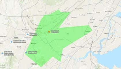 Nueva Jersey declaró estado de emergencia tras acumularse 165 mm en Watchung y 135 mm en Mountainside, con alertas extendidas hasta Virginia y Pensilvania. En Nanuet (NY), cayeron 128 mm, saturando suelos y desbordando ríos