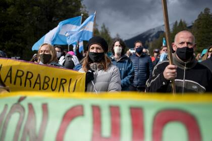 Marcha y reclamos al Gobierno por la ocupación mapuche en Villa Mascardi