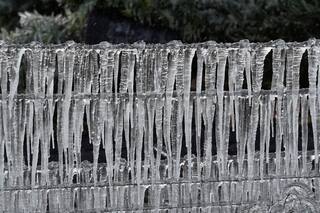 Nueva ola de clima invernal provoca fuertes nevadas y cancelaciones de vuelos en EE. UU.