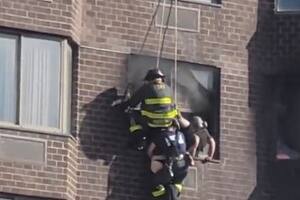 Al menos 38 heridos en un incendio dentro de un edificio en Manhattan