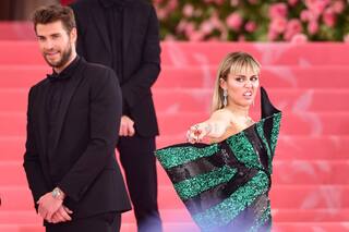 Miley Cyrus y una curiosa referencia sobre su vida junto a Liam Hemsworth en su nuevo video