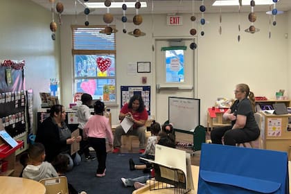 Nueva York ofrece cuidado infantil gratuito a niños de distintas edades