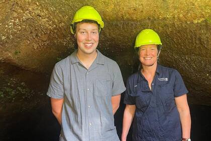 Jaxon Ingold y Kate Lewis registran la enorme red de cuevas que se extiende debajo de Auckland.