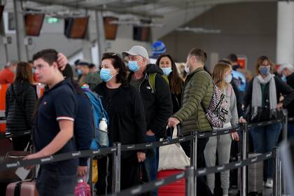 Nueva Zelanda ha detenido los viajes libres de cuarentena con Nueva Gales del Sur, en Australia, durante al menos 72 horas por rebrote de casos