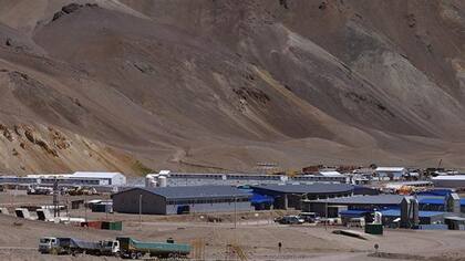 Nueve ejecutivos de Barrick procesados por el derrame de cianuro en Veladero