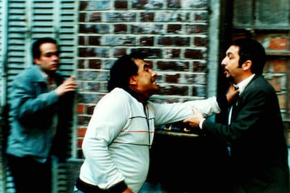 Nueve reinas es una película cabalmente argentina, desde sus modismos hasta su temperamento