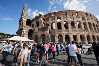 Nuevo director aclara: No habrá fiestas de música electrónica en el Coliseo de Roma