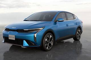 Kia presentó su nuevo sedán compacto en el mundo