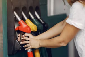 Cuánto cuesta el galón de gasolina en Nuevo Laredo vs. Texas: dónde es más barato llenar el tanque