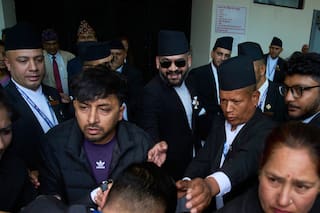 Nuevo primer ministro de Nepal elige una hora propicia para jurar su cargo