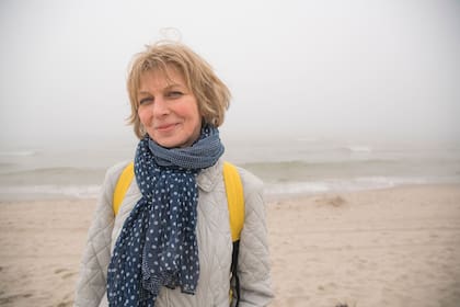 Nuevos estudios muestran que la felicidad ya no sigue una curva predecible.