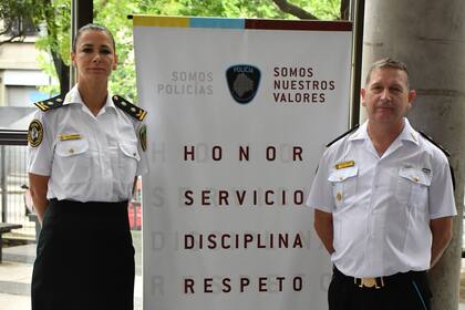 Nuevos jefes de la Policía de la Ciudad. Carla Virginia Mangiamelli y
Diego Casaló, subjefa y jefe.