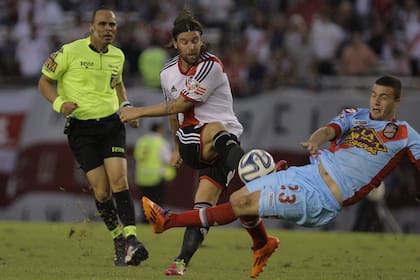 Números parejos para Lunati dirigiendo a River