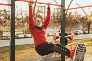 "Nunca es demasiado tarde para empezar" con el ejercicio, dicen los expertos