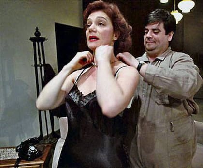 María Onetto y Carlos Portaluppi en una escena de Nunca estuviste tan adorable, una recordad pieza de Javier Daulte