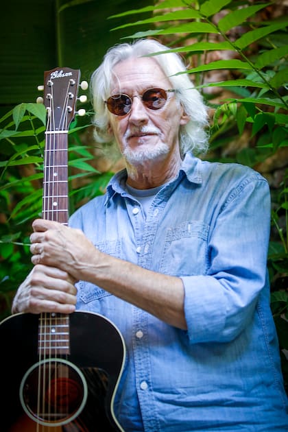 "Nunca me manejé por ego, a la hora de armar los discos de Sui Géneris siempre elegí los mejores temas y esos eran siempre los de Charly", asegura Nito Mestre