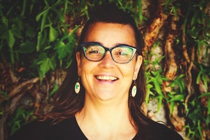Nuria Coco Martinez: “Desescolarización quiere decir captar qué estructuras invisibles nos rigen y tenemos que desmontar para mejorar la educación hacia un sistema de inteligencia colectiva basado en la confianza, el consentimiento y el reparto de poder”