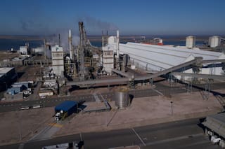 Se cerró la venta del 50% de la principal productora de fertilizantes del país y se retira un gigante