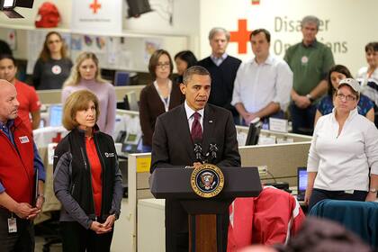 Obama, en la Cruz Roja de Washington, donde habló sobre la respuesta del gobierno al temporal