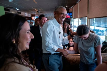 Obama estuvo en Texas y mostró su apoyo a Hinojosa y Talarico