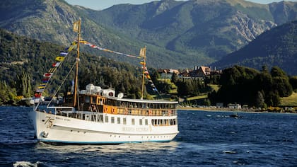 Obama podría realizar una excursión en el Modesta Victoria, un tradicional barco de Bariloche