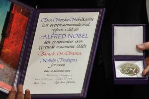 Obama recibió el Nobel de la Paz en el 2009