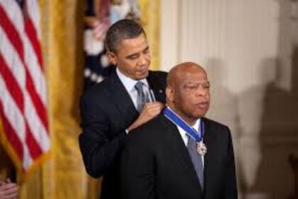 Obama rinde homenaje a Lewis