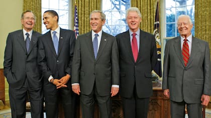 De izq. a der.: George H.W. Bush, Barack Obama, George W. Bush, Bill Clinton y Jimmy Carter