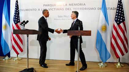 Obama y Macri recorrieron juntos el Parque de La Memoria