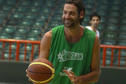 Oberto, con los colores de Atenas, cuando se entrenó en 2012