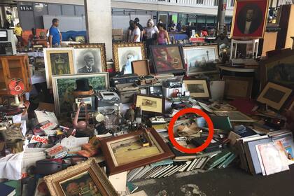 Un aquelarre de objetos y, entre ellos, los diarios privados