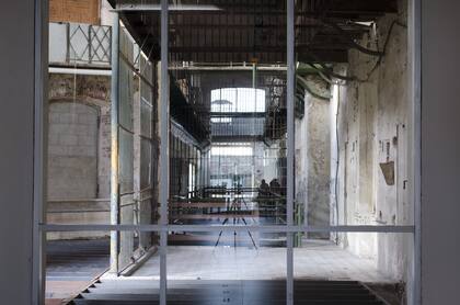 Obra de Eugenia Calvo en la antigua cárcel de Montevideo