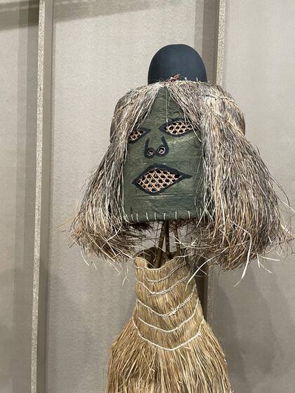 Obra de Nereyda López, madre de Rember Yahuarcani, exhibida en la sección Mametisé en ARCO