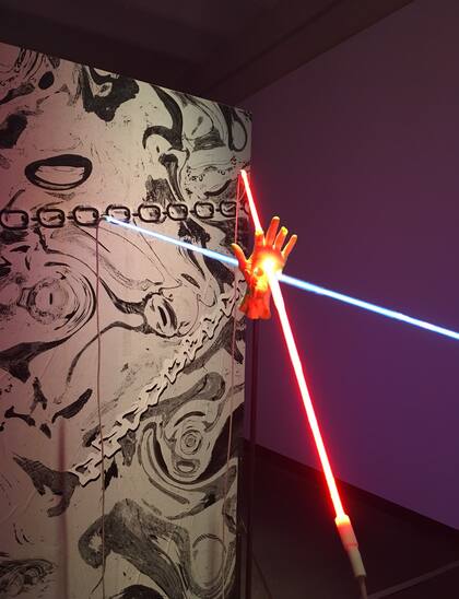 Obra de Nicanor Aroz exhibida en la Tabacalera