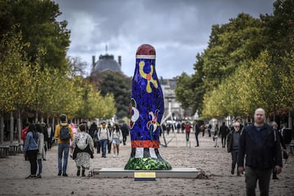 Obra de Niki de Saint Phalle en el Jardin des Tuileries in Paris, que forma parte del programa Art Basel Hors les Murs