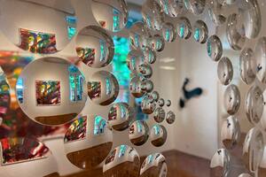 Obra de Rogelio Polesello en la muestra colectiva que exhibe Del Infinito