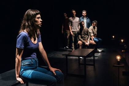 Jauría es una obra documental de Jordi Casanovas, que retrata el crimen y la violación de una muchacha en San Fermín, en 2016