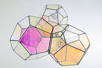 Obra de Tomás Saraceno, en el suplemento especial sobre arteBA