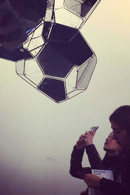 Obra de Tomás Saraceno en Ruth Benzacar