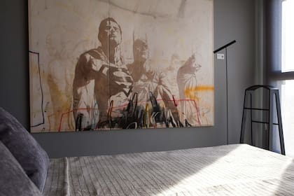 Obra "El silencio que borró un mundo" de Santiago García (Diderot.art). Perchero (Hábito).