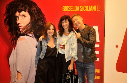 Adrián Suar junto a Griselda Siciliani y Jorgelina Aruzzi