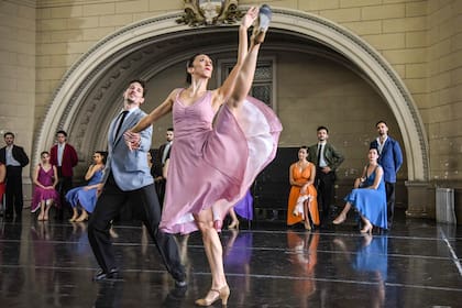 El Ballet Folklórico Nacional estrenará este jueves Tango Suite, obra de Araiz que seguirá presentando en diferentes funciones hasta fin de mes