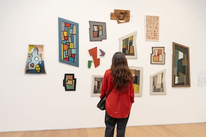 Obras de Carmelo Arden Quin, Juan Melé, Martín Blaszko y Yente