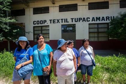 La fábrica textil de la Tupac, en El Cantri, también funciona con limitaciones 