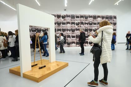 Obras de Leandro Erlich y de Graciela Sacco, de la serie "Bocanada", que acaba de comprar el Pompidou