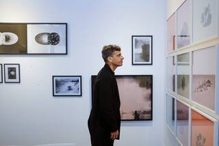 Con plantas, estrellas y té o café, la fotografía expande sus límites