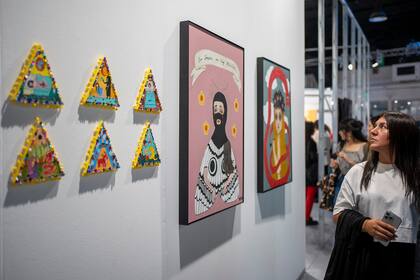 Obras de Mon Laferte en la galería trasandina Isabel Aninat