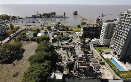El puerto de Olivos es un fuerte receptor de la demanda de La Isla, con el diferencial de la vista plena al río